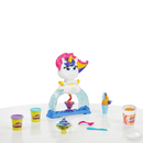 Hasbro E5376EU4 - Play-Doh Tootie, Buntes Einhorn, mit 3 Farben, darunter Play-Doh Mischfarben Strudelknete